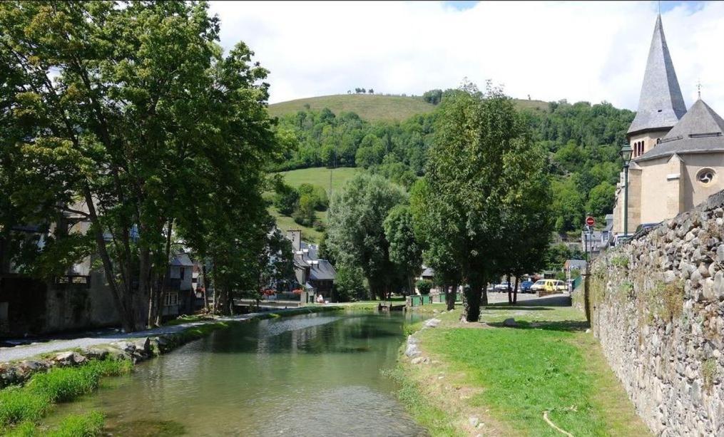 Agreable Maison Au Centre D'Arreau Pour 8 Pers エクステリア 写真