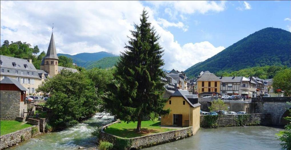 Agreable Maison Au Centre D'Arreau Pour 8 Pers エクステリア 写真